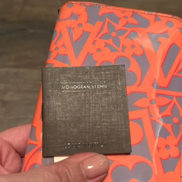 Louis Vuitton Peach and Gray Wallet - Picture 6 of 15